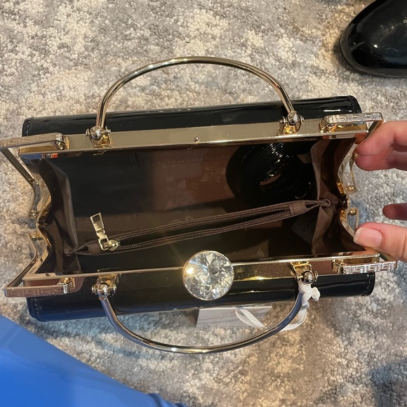 Alyssa Handbag - Picture 3 of 5